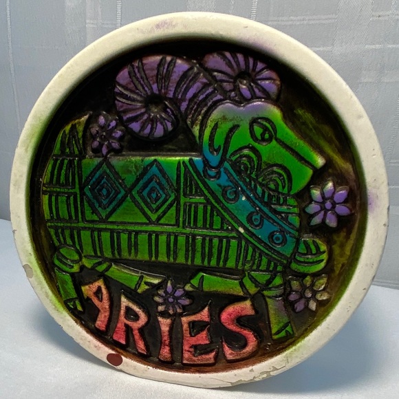 Super Funky Retro Chalk-Ware Aries Bank. Fluorescent colors, Ram, Flower Power - Picture 8 of 8